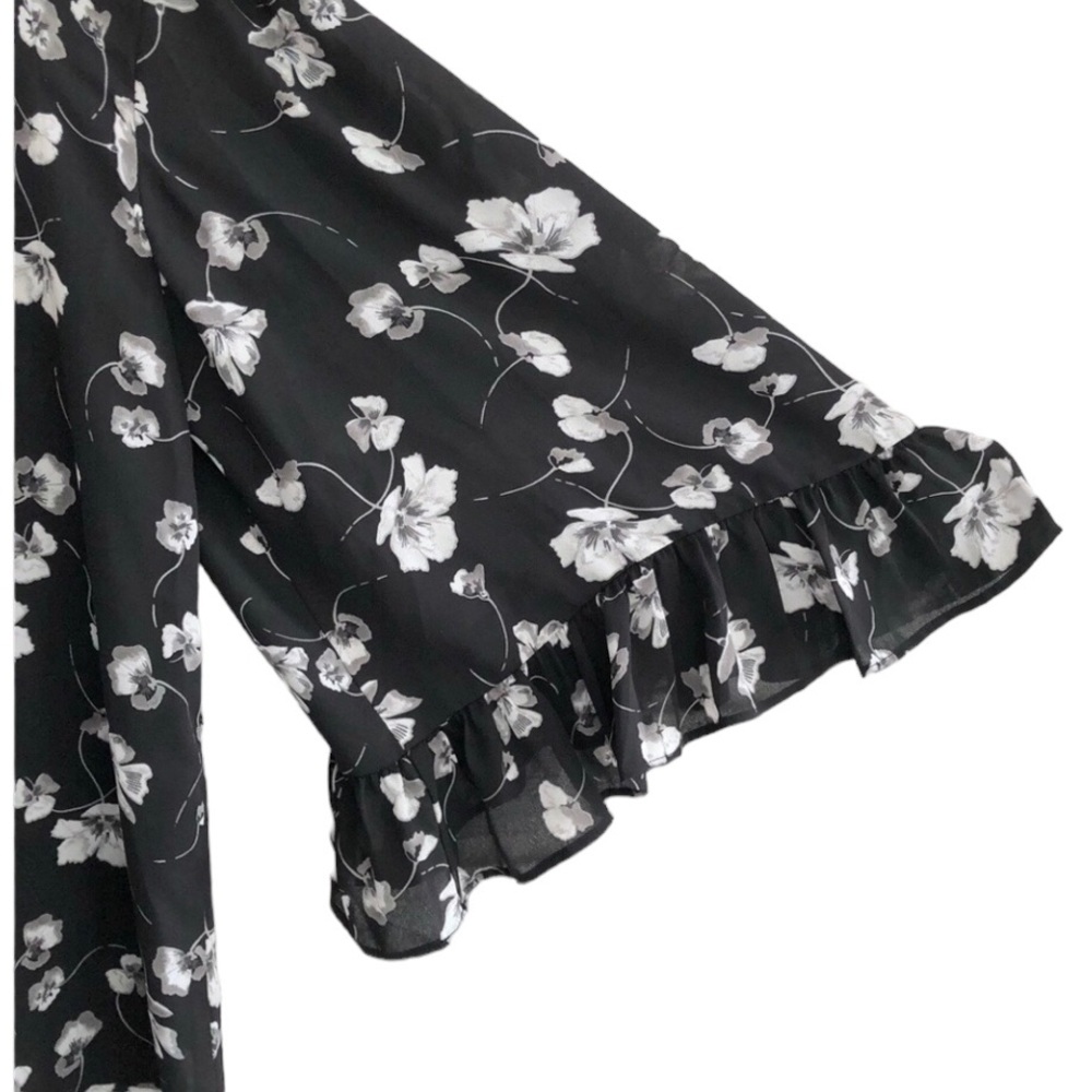 CeCe Black & White Sheer Floral Bell Ruffle Sleeve Top Size S - Picture 2 of 8
